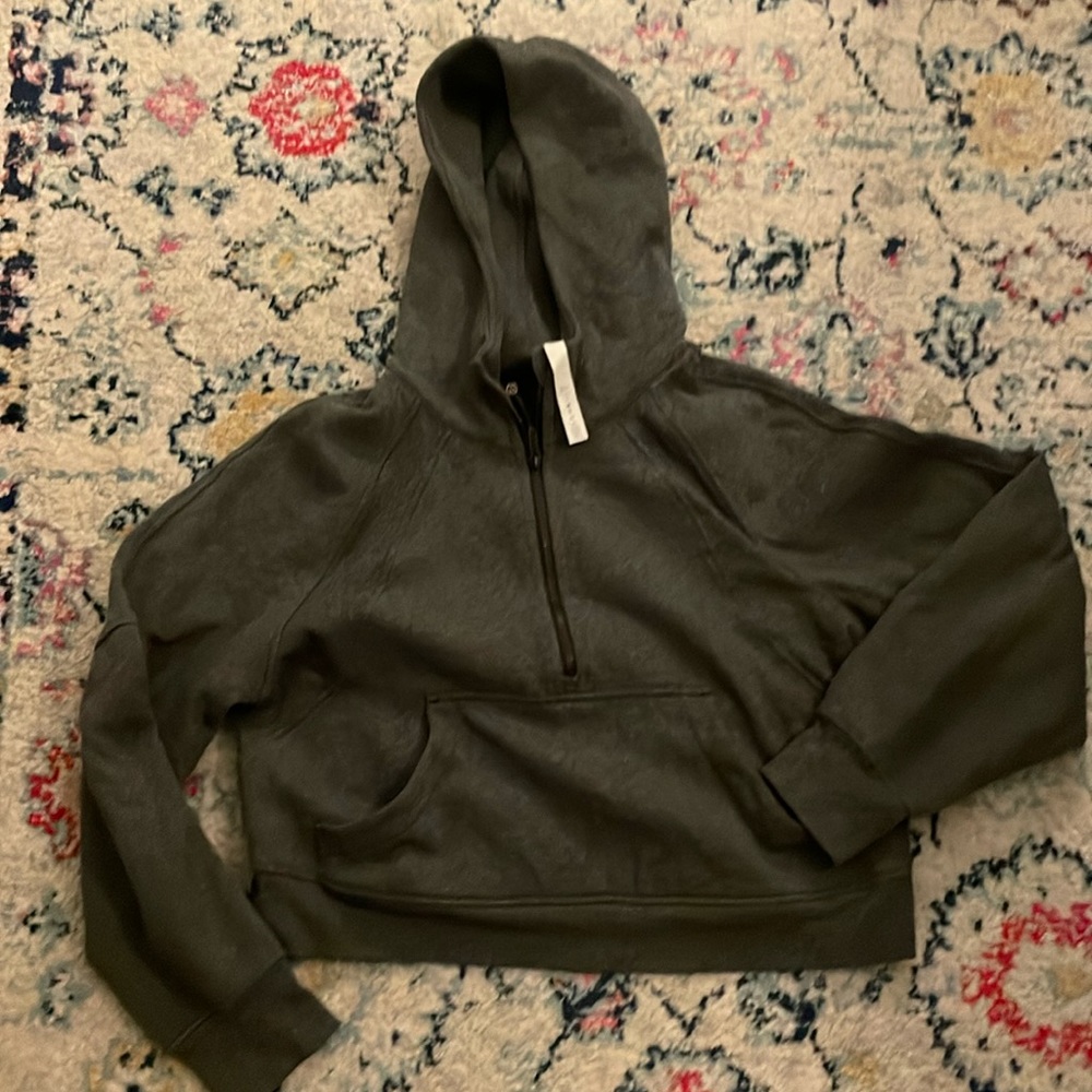 Lululemon Scuba half zip M/L